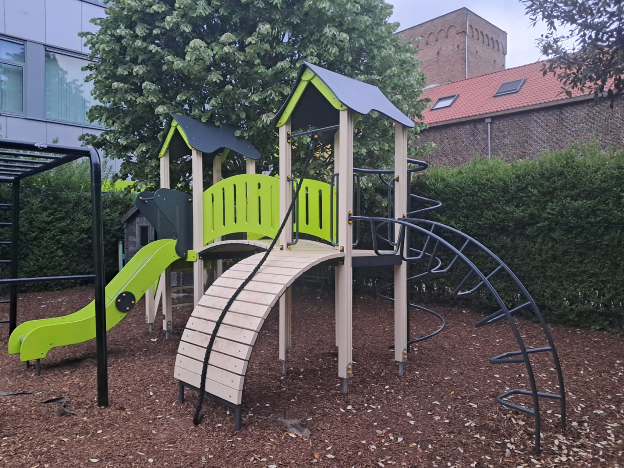 2acc32cb b6d3 489e 98c8 b36994352df7